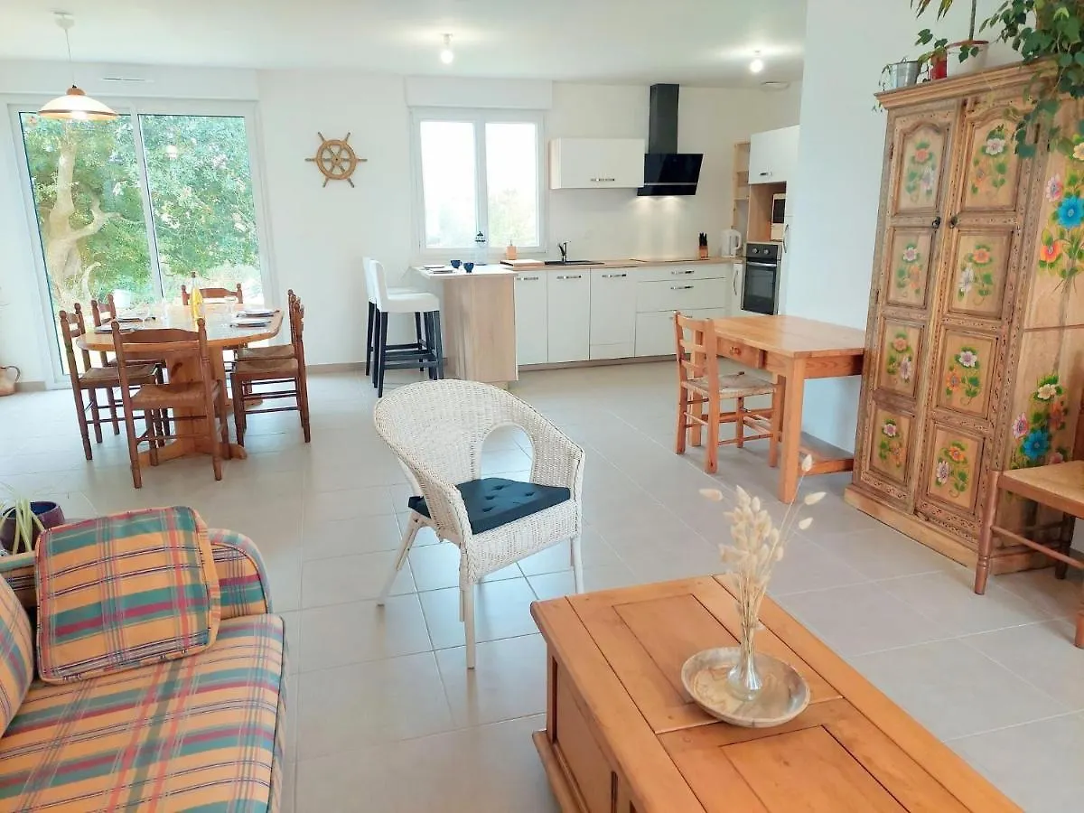 Single Storey Holiday Home In Plouarzel