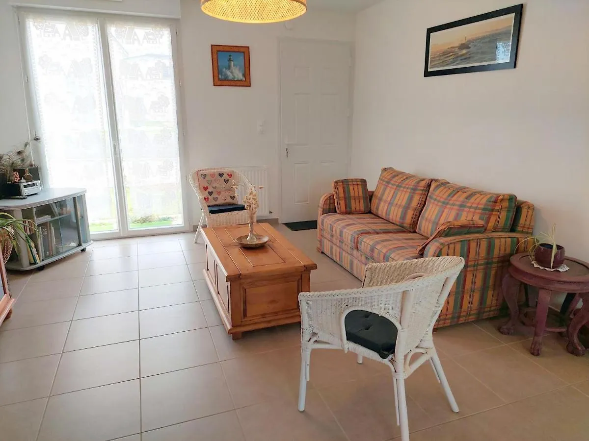 Single Storey Holiday Home In Plouarzel