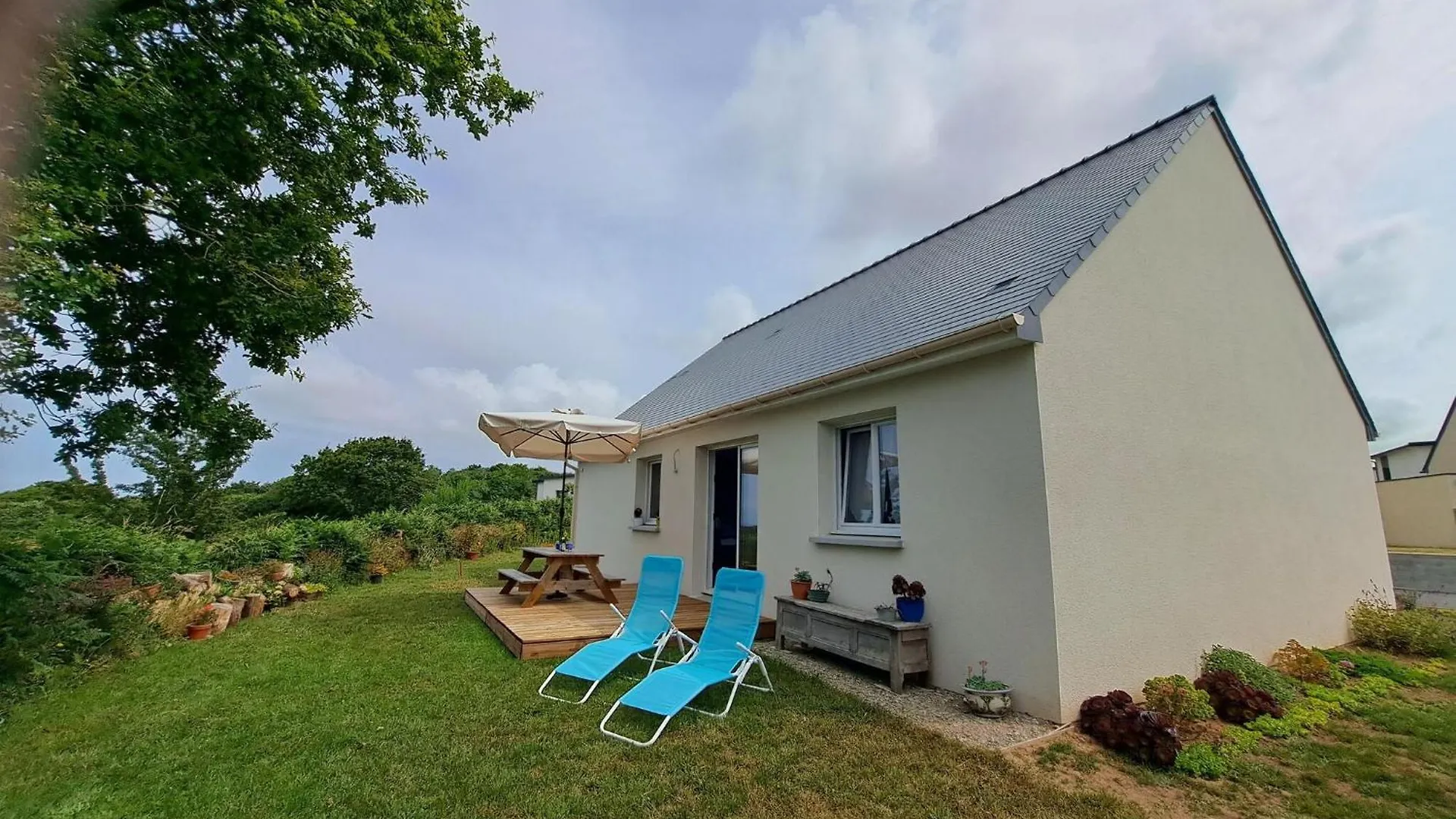 Single Storey Holiday Home In Plouarzel