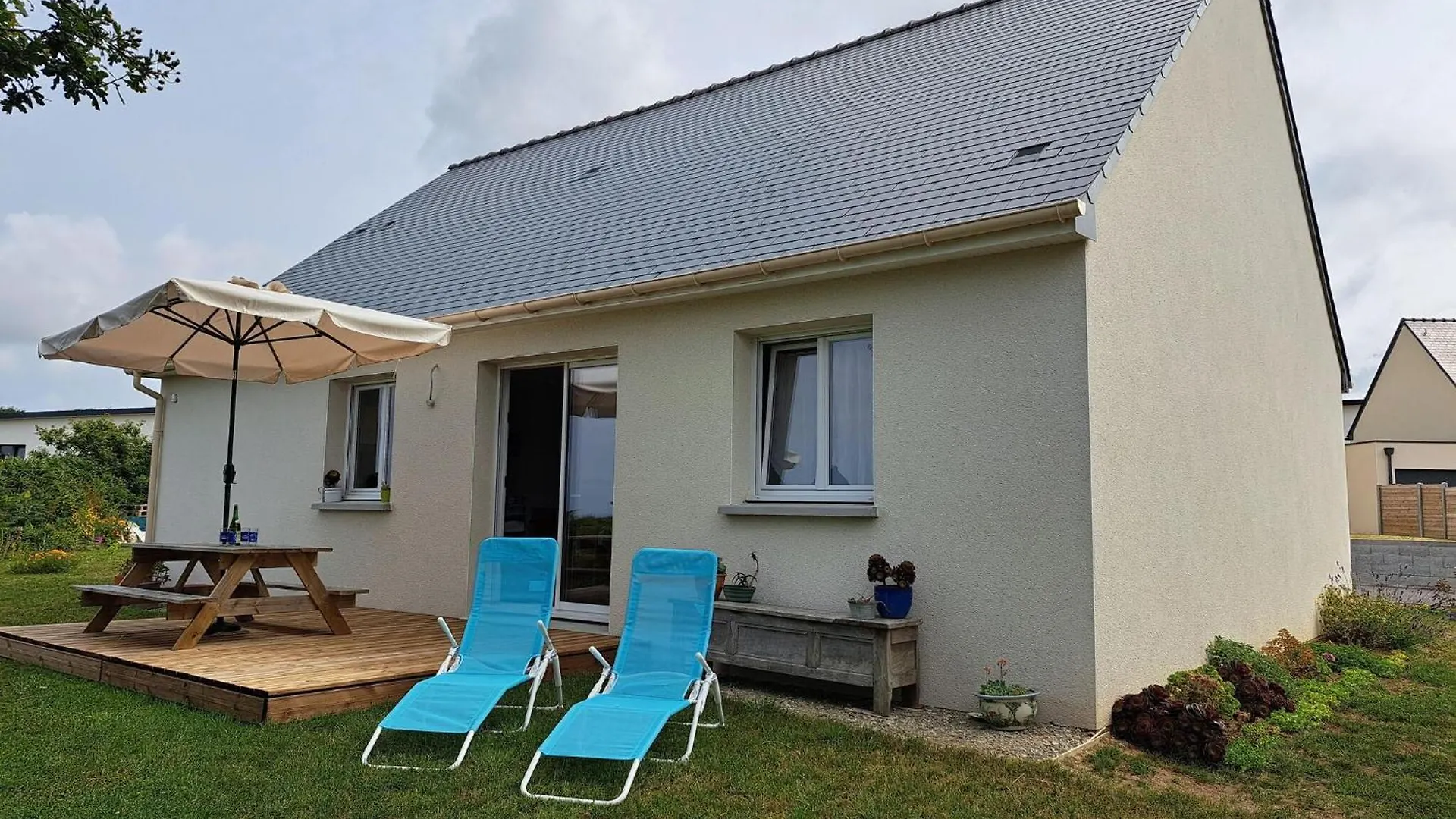 Single Storey Holiday Home In Plouarzel